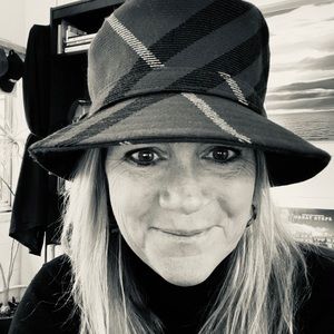 Meet your Posher, Brenda